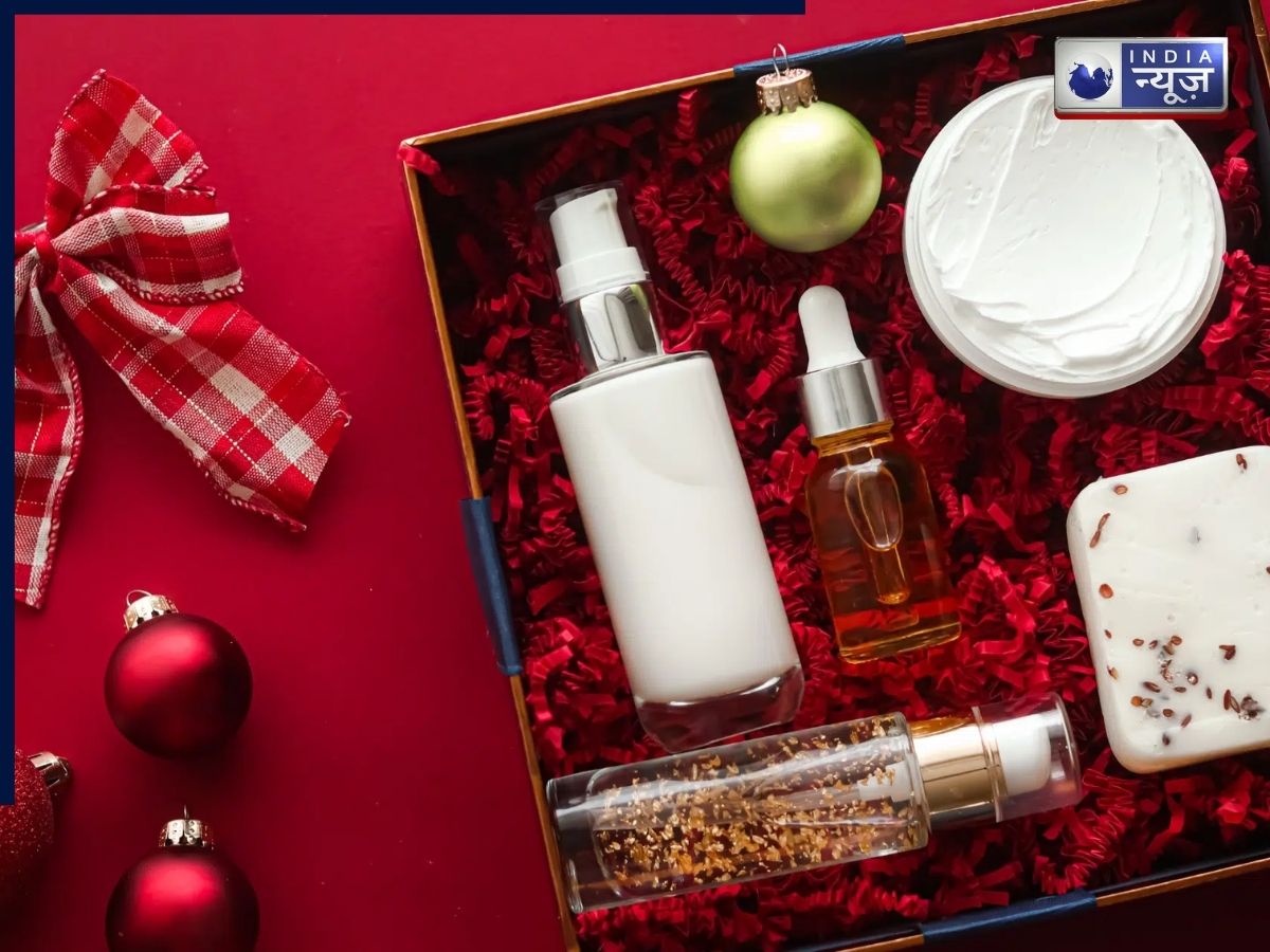 Christmas 2025 Gift Ideas: क्रिसमस पर अपने दोस्तों या परिवारवालों को दें ये खास गिफ्ट, जेब पर भी नहीं पड़ेगा असर - Gallery Image