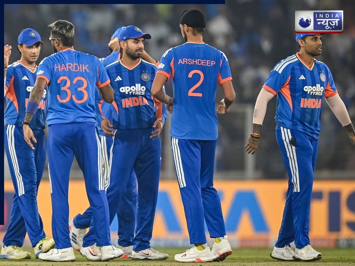 T20 WC 2026: टीम इंडिया में 4 फिरकी गेंदबाज शामिल, कैसे दुश्मन टीम भेदेगी इन खिलाड़ियों का चक्रव्यूह? आंकड़े कर देंगे हैरान - Gallery Image