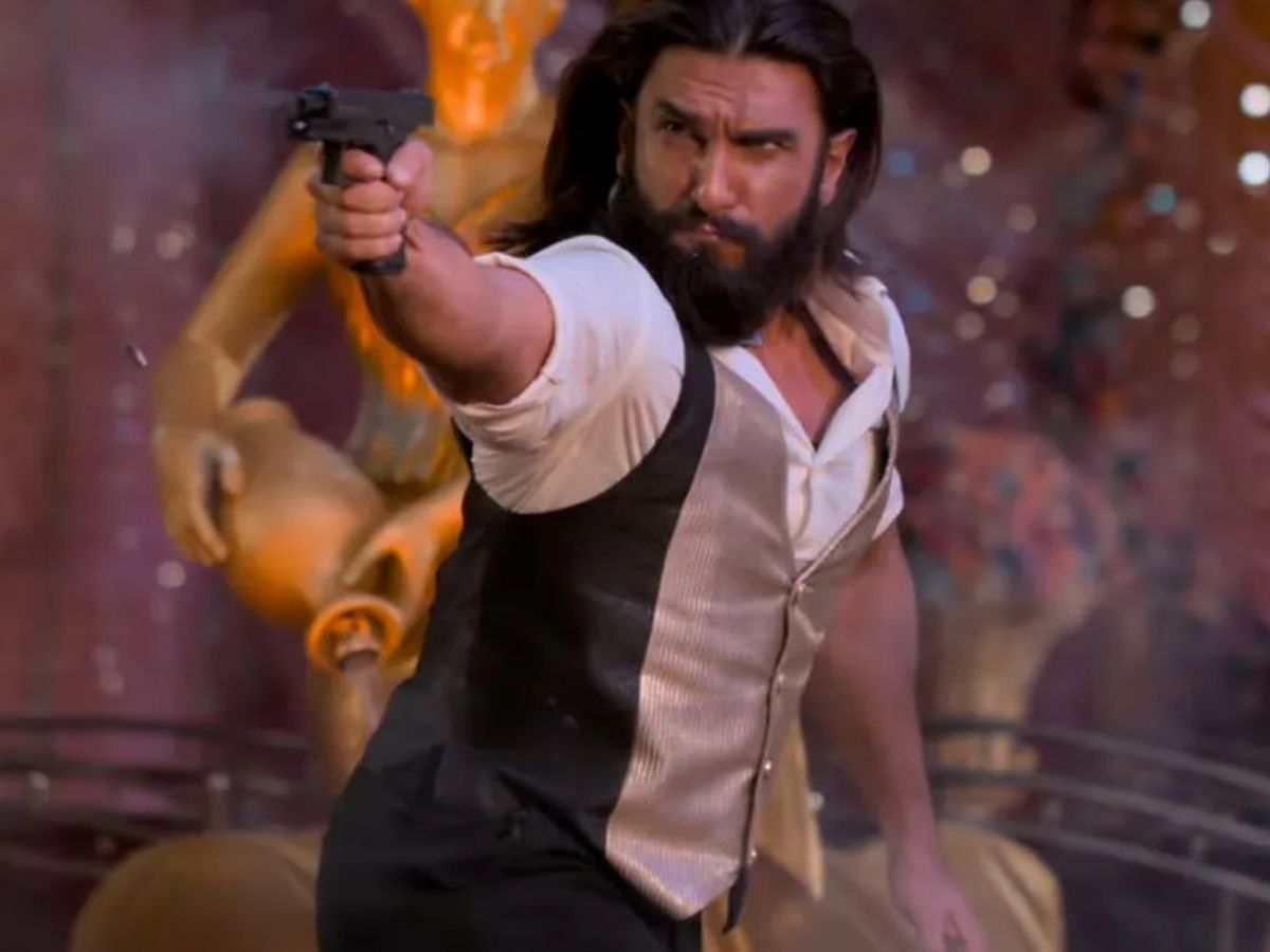 Dhurandhar box office collection: ‘धुरंधर’  की धुआंधार शुरूआत, बॉक्स ऑफिस पर आते ही मचाया धमाल; तोड़ डाला सैयारा का रिकोर्ड - Gallery Image