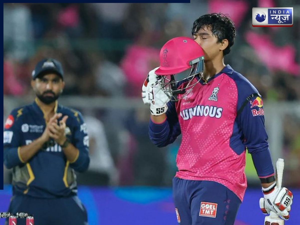 Vaibhav vs Arjun: वैभव सूर्यवंशी या अर्जुन तेंदुलकर… IPL में किसे मिलते हैं सबसे ज्यादा पैसे? - Gallery Image