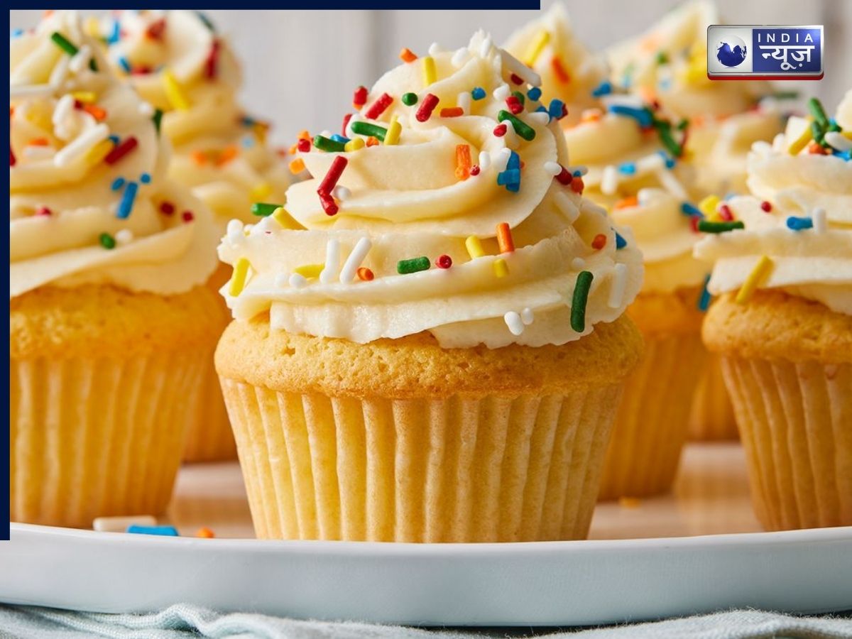Christmas Cupcakes Ideas 2025: क्रिसमस पर इस तरह बनाएं कप केक, बच्चों से बड़ों तक सब करेंगे वाहवाही - Gallery Image