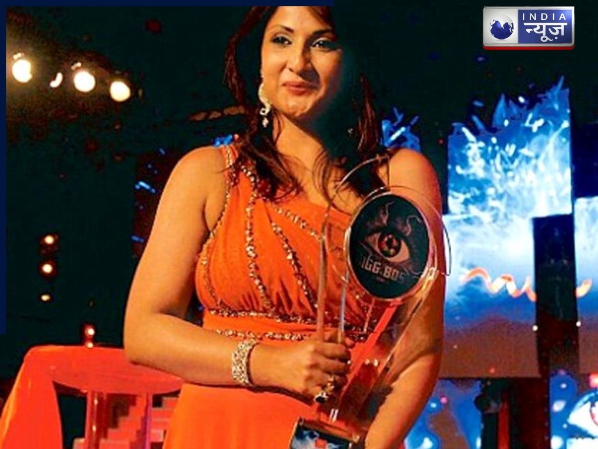 Big Boss Season 6 Winner Uravashi Dholkia - Photo Gallery