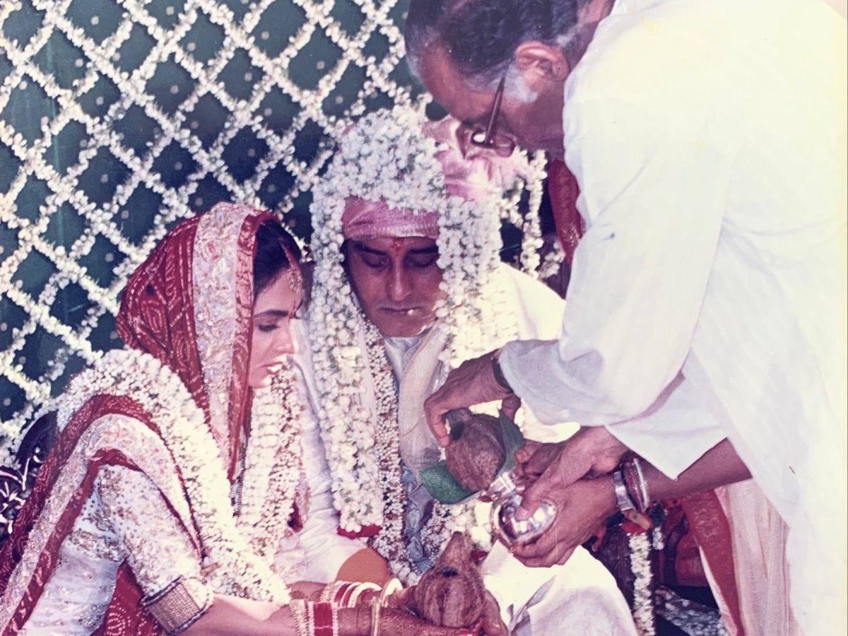 विनोद खन्ना का फैमिली ट्री: उनकी दो पत्नियों गीतांजलि और कविता, बेटों राहुल, अक्षय और साक्षी खन्ना पर एक पूरी नजर - Gallery Image