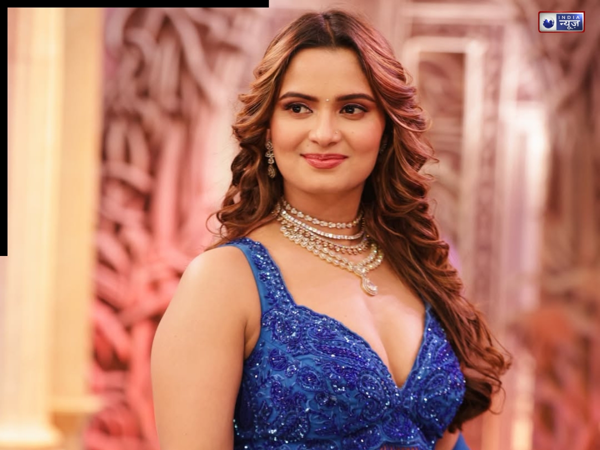 Neelam Giri's name is among the top famous Bhojpuri actresses - Photo Gallery
