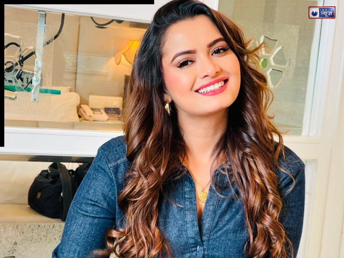 Bhojpuri 'Dhak Dhak Girl' Neelam Giri - Photo Gallery