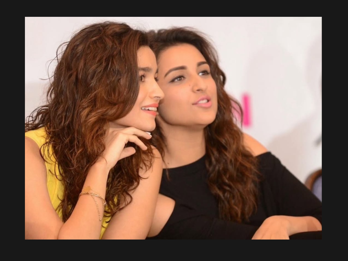 Alia Bhatt shared a picture with Parineeti Chopra - Photo Gallery