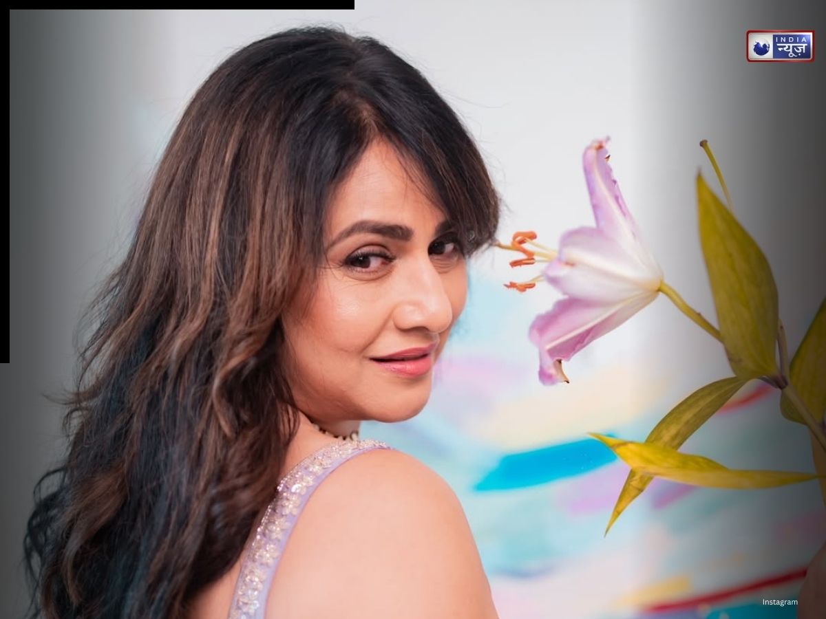 भोजपुरी सिनेमा की ‘बाहरी’ हसीनाएं: मोनालिसा से संभावना सेठ तक, यूपी-बिहार के बाहर से आकर पर्दे पर मचाया तहलका - Gallery Image