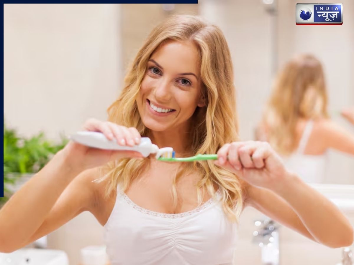 डिनर के तुंरत बाद कर रहे हैं ब्रश तो सावधान! दांतों को हो सकता है बड़ा नुकसान, जानें सही समय