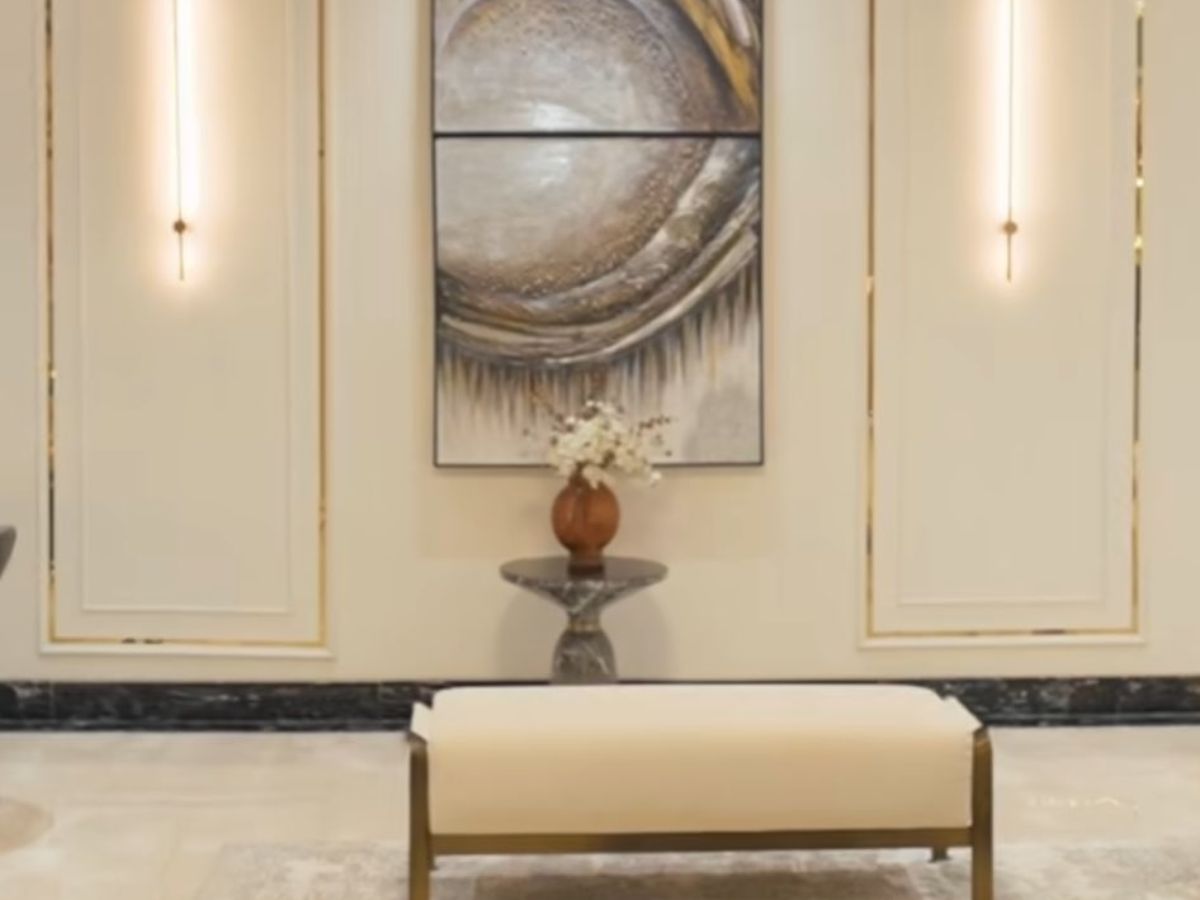 Aesthetic Bar and Dining Area - Photo Gallery