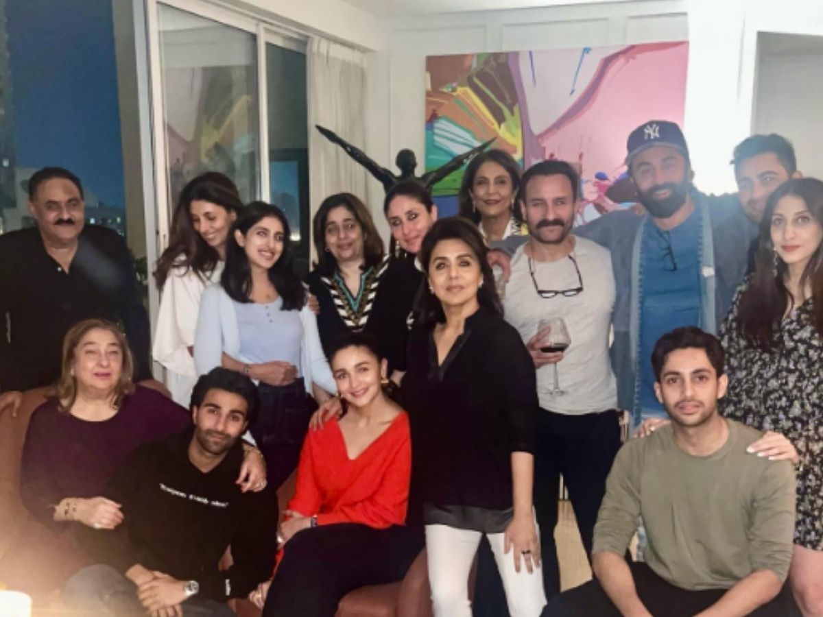 Agastya Nanda Ranbir Kapoor Relation: अमिताभ बच्चन के नाती अगस्त्य नंदा का क्या है करिश्मा-करीना कपूर के साथ रिश्ता? नहीं कर सकते कोई फिल्म!