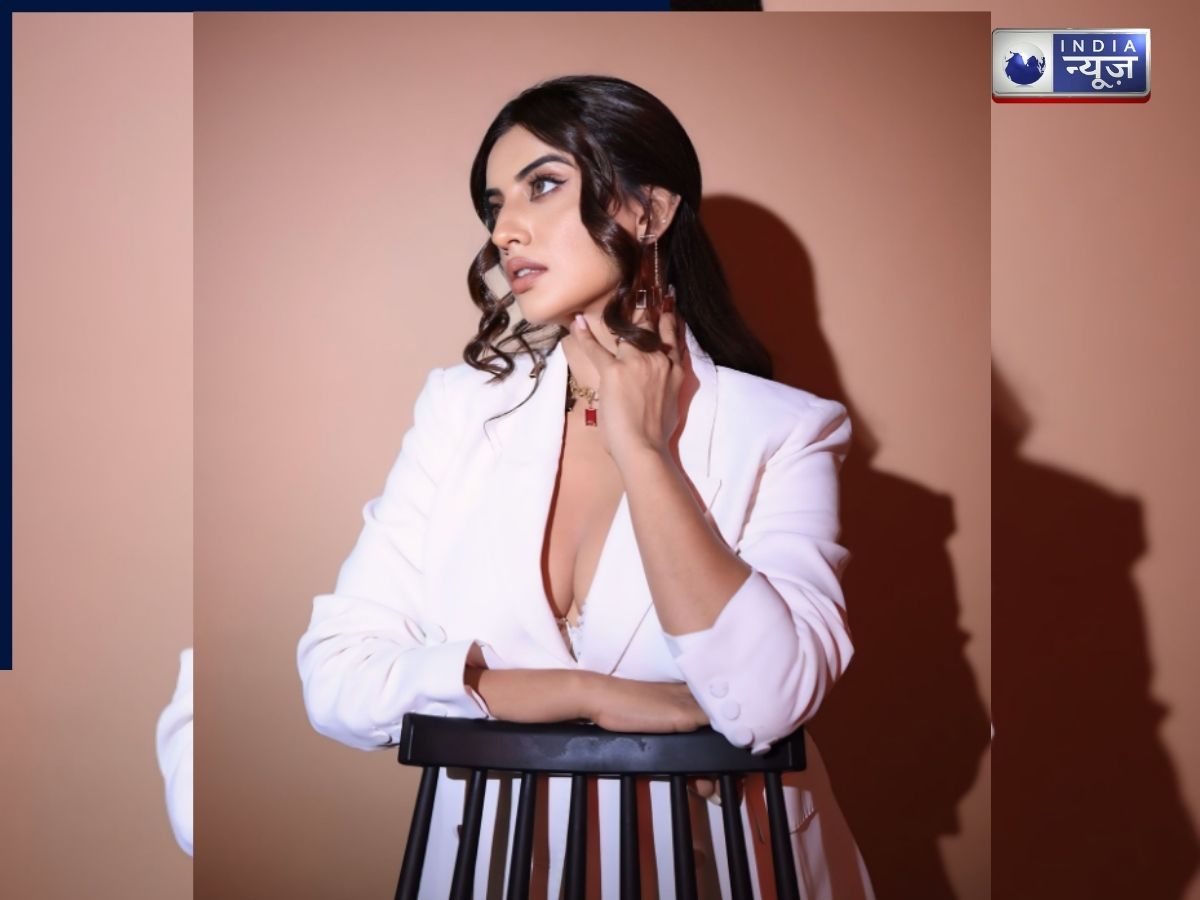 Akshara Singh Blazer Look - Photo Gallery