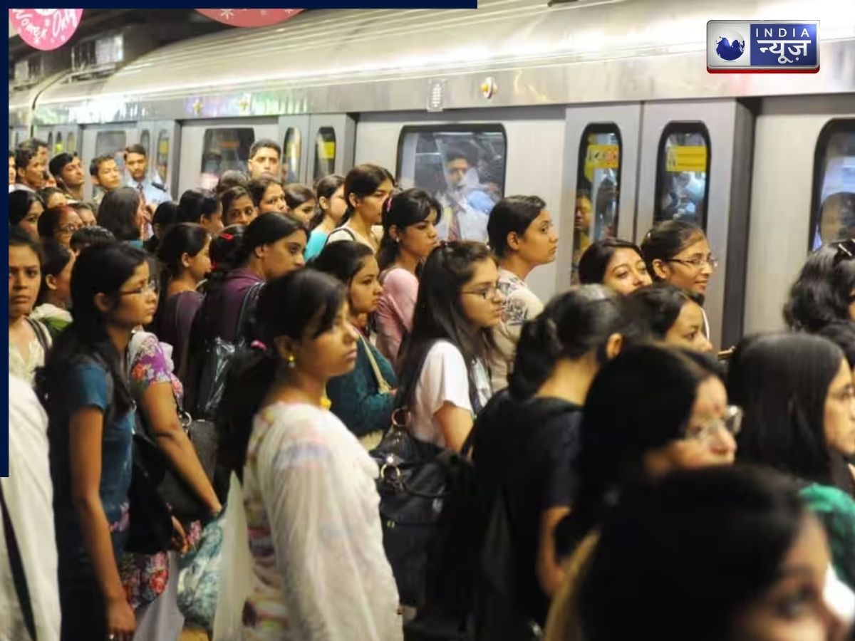 दिल्ली मेट्रो में अमेरिकी महिला के साथ लड़के ने की शर्मनाक हरकत! दोषी ठहराने की बजाय, आरोपी के परिवार की दलील सुनकर आप भी पीट लेंगे माथा!