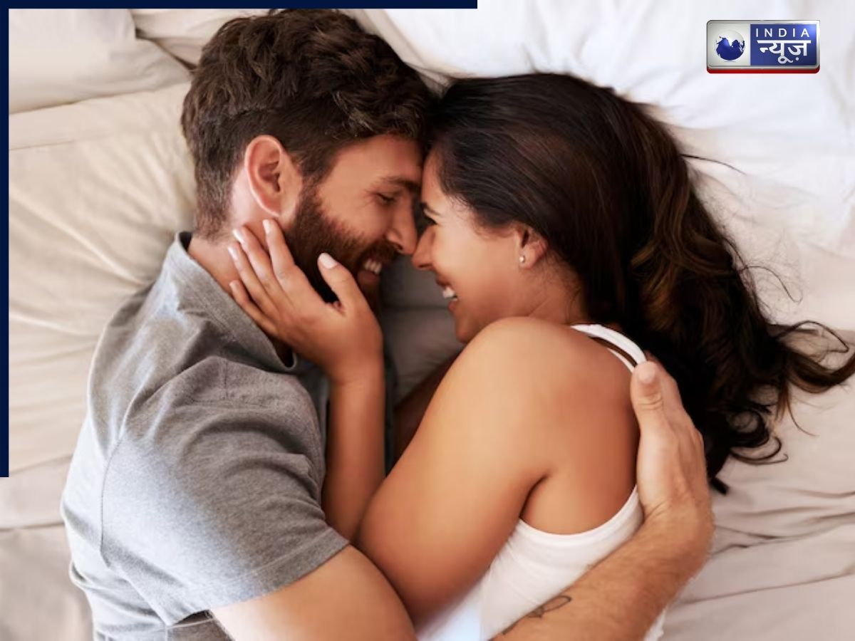 कामना की लय समझिए, ये सिंपल टॉप-हिप थ्रस्ट पोज से रिश्तों में डालिए नई जान