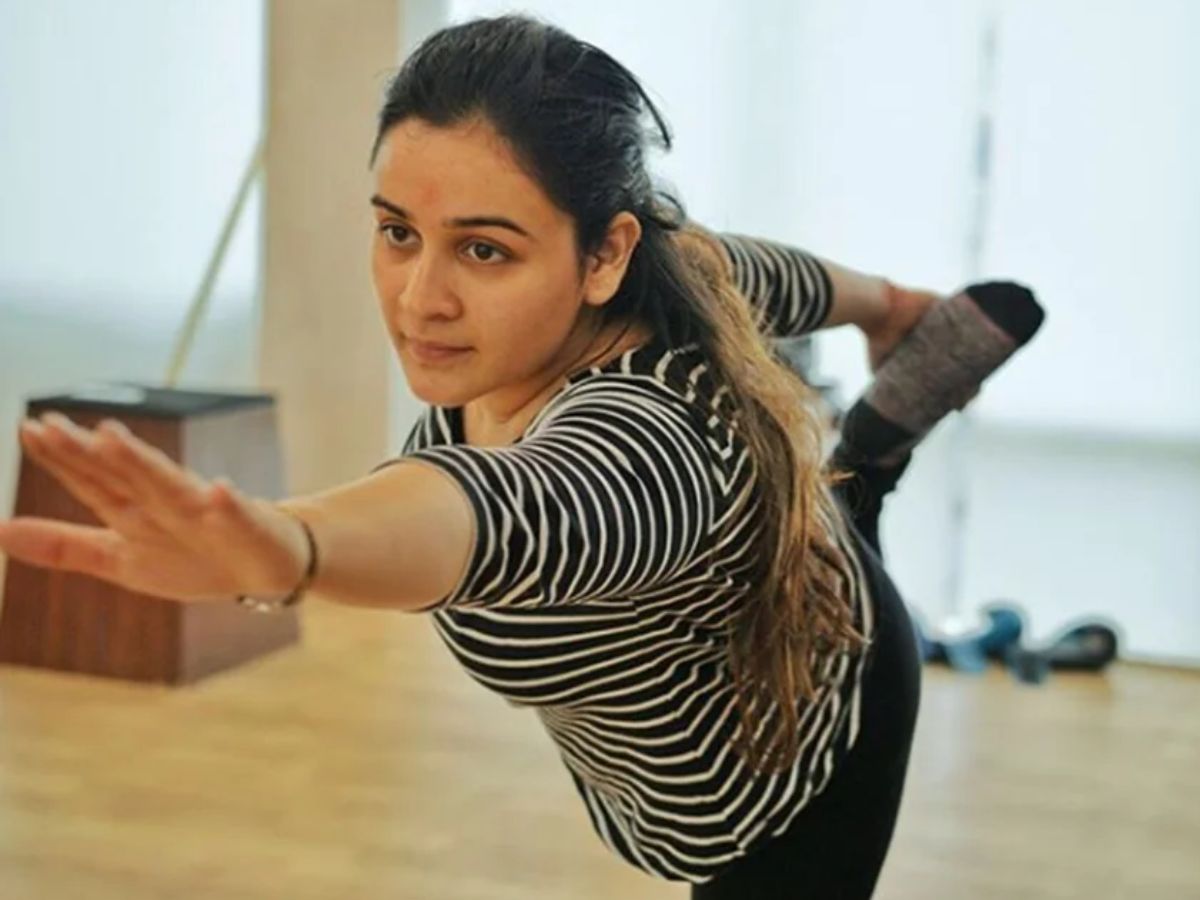 Aparna Yadav: स्टेटमेंट ज्वैलरी, क्लासी साड़ी-सूट में मॉडर्न लुक… अपर्णा यादव की कुछ ऐसी है लग्जरी लाइफ, देखें फोटोज - Gallery Image