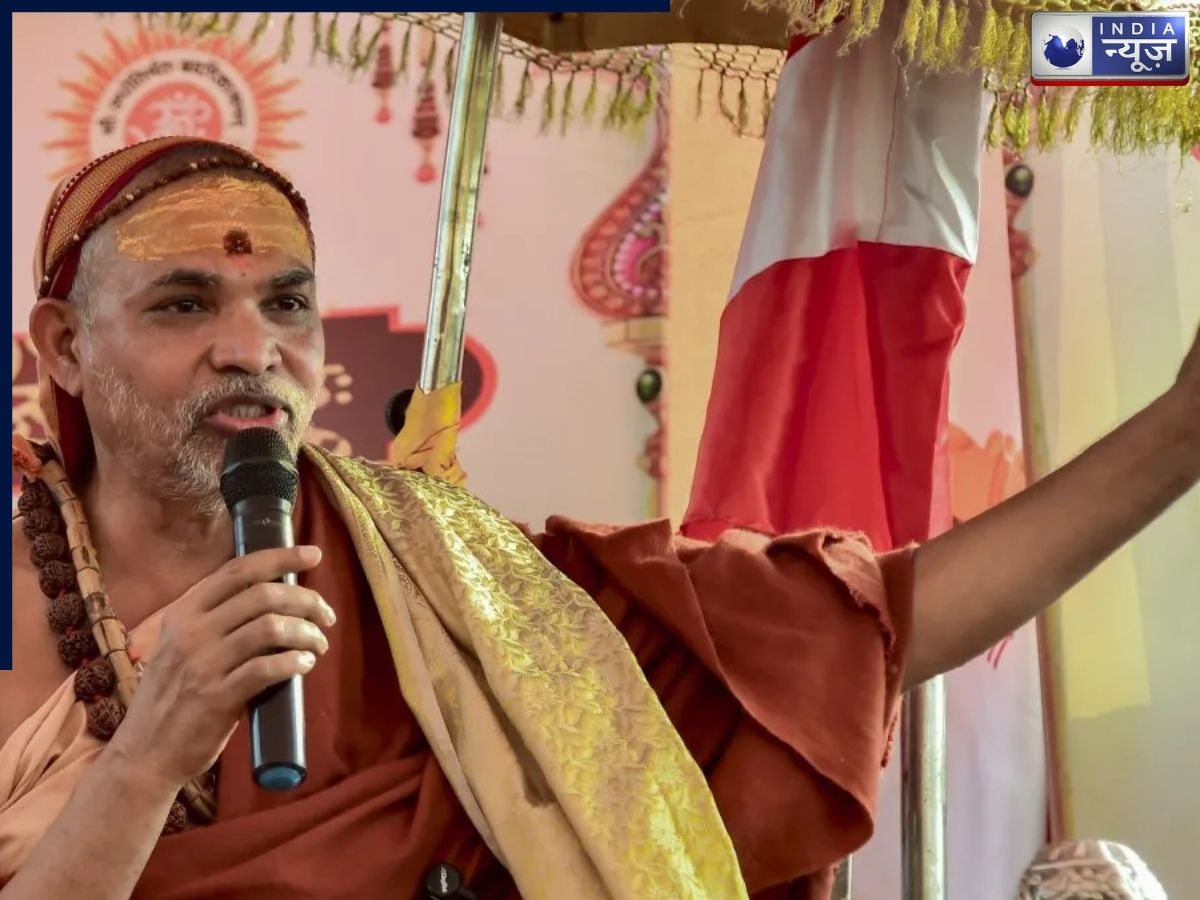 प्रयागराज: माघ मेले में शंकराचार्य विवाद गरमाया, अविमुक्तेश्वरानंद से मांगा गया  शंकराचार्य होने का सबूत