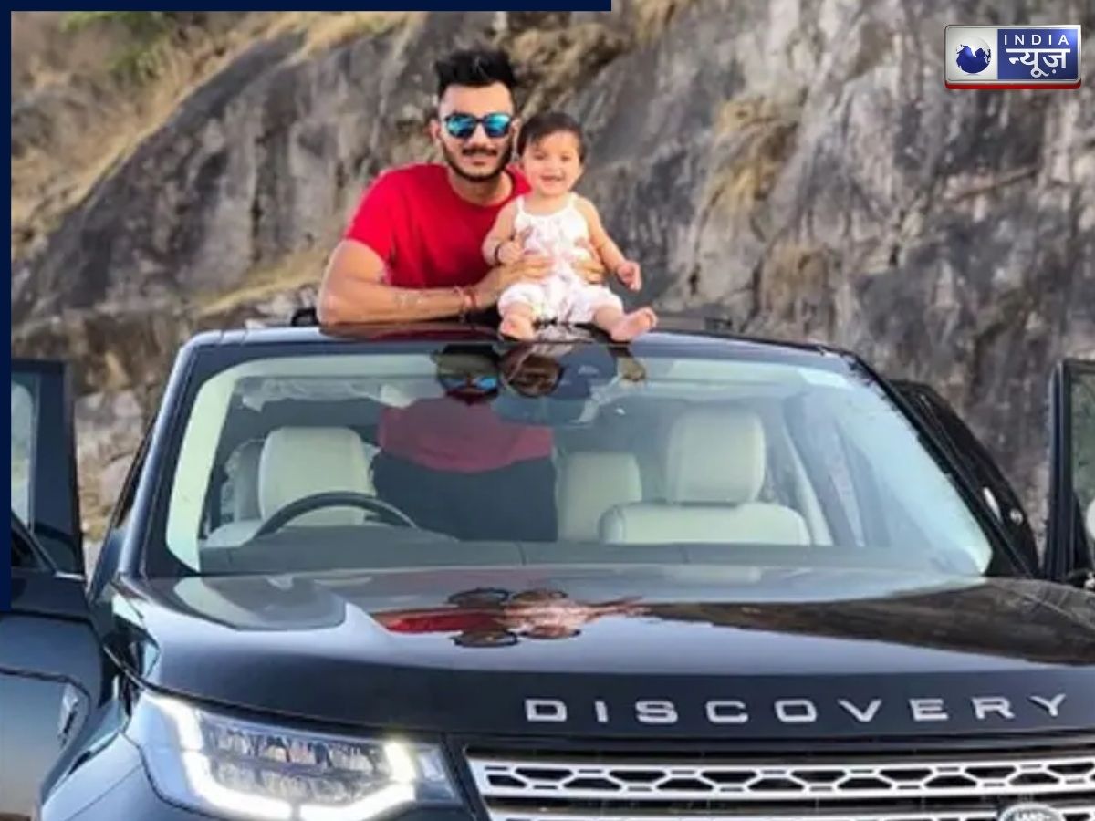 Axar Patel Cars - Photo Gallery