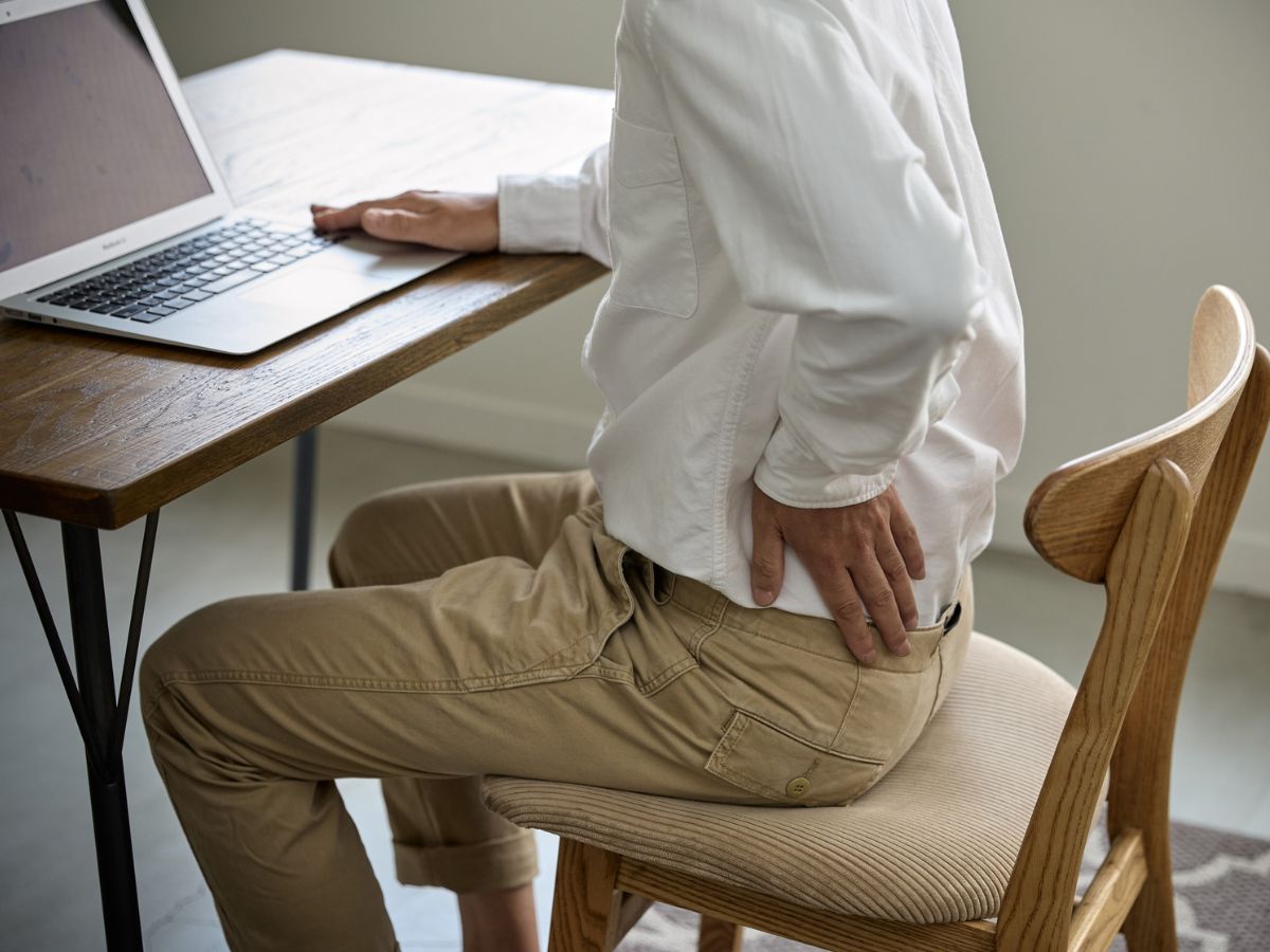 Back Pain: बैक पेन का हो जाएगा अंत! बस डॉक्टर के बताए 5 आसान रुटीन करें फॉलो, बुढ़ापे तक नहीं होगी परेशानी - Gallery Image
