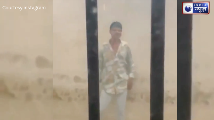 जेल में सुरक्षा पर सवाल! कड़े पहरे, सीसीटीवी और मेटल डिटेक्टर, फिर भी प्रेमिका के हाथ में कैसे पंहुचा मोबाइल?