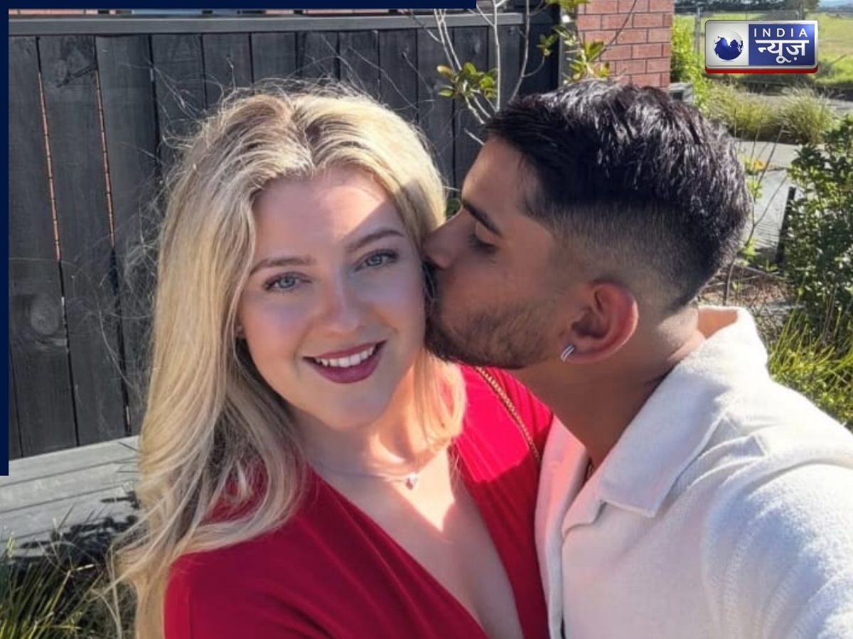 कीवी क्रिकेटर की गर्लफ्रेंड के आगे बॉलीवुड की हसीनाएं भी फेल, देखें आदित्य अशोक के प्रेमिका की खूबसूरत तस्वीरें - Gallery Image