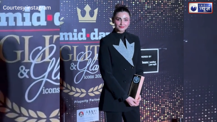 अवॉर्ड नाइट में Daisy Shah का ‘बॉस लेडी’ अवतार, ब्लैक ब्लेजर में सादगी से लगाया ग्लैमर का तड़का!
