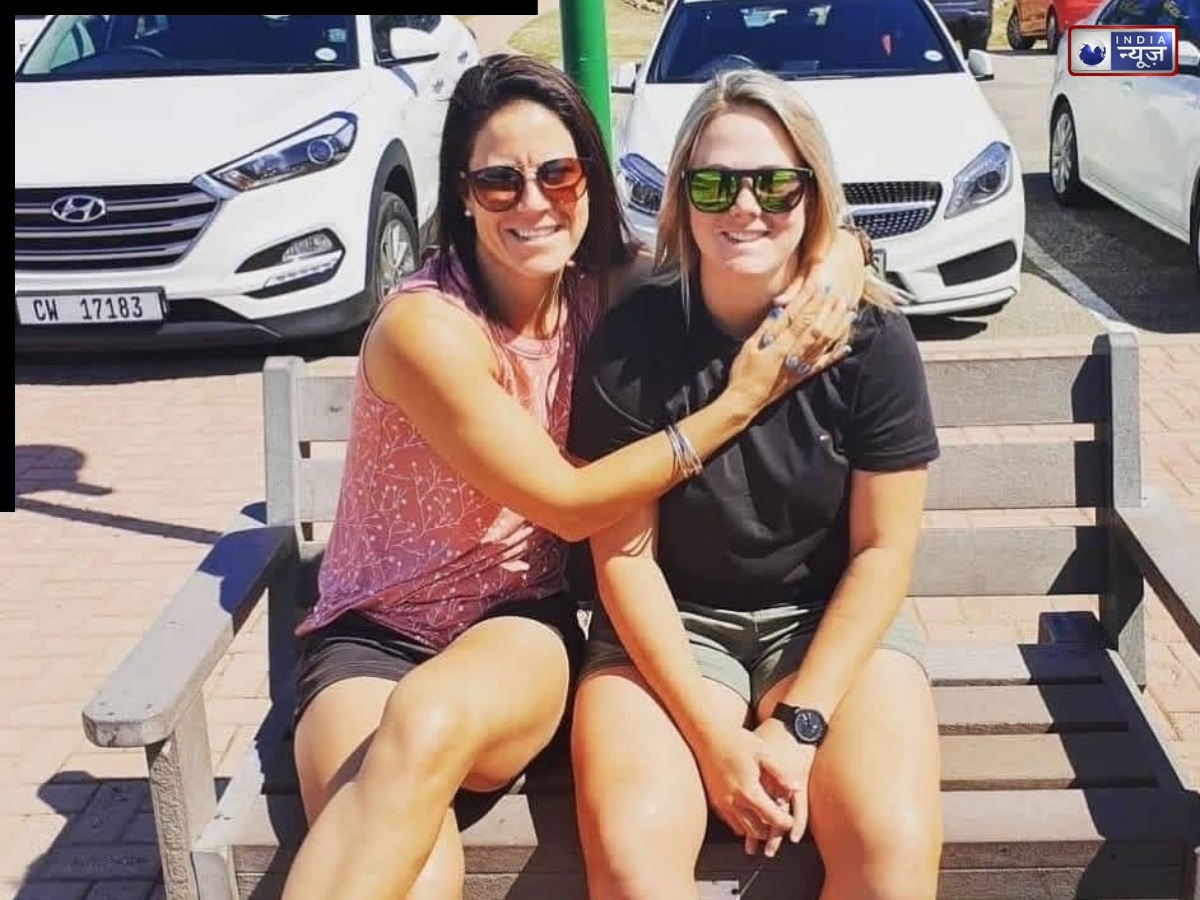 Dane van Niekerk and Marizanne Kapp - Photo Gallery