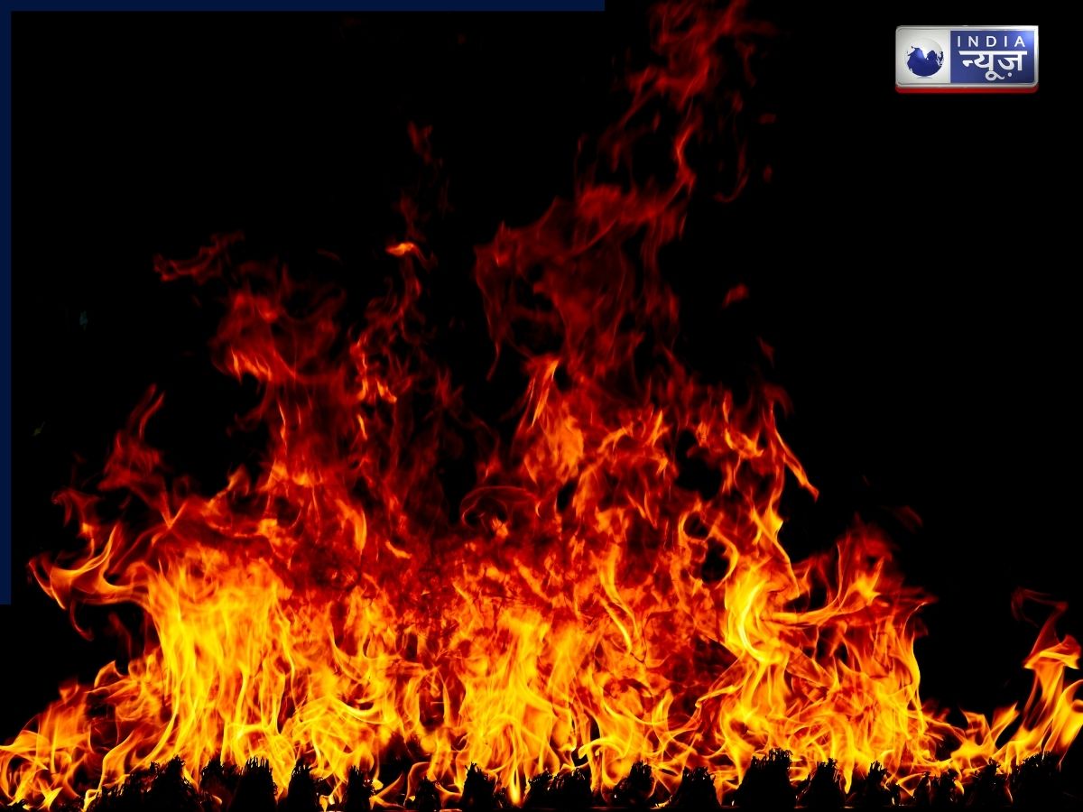 मेट्रो के स्टाफ क्वार्टर में लगी आग, जिंदा जल गया पूरा परिवार; मामला जान कांप जाएगी रूह