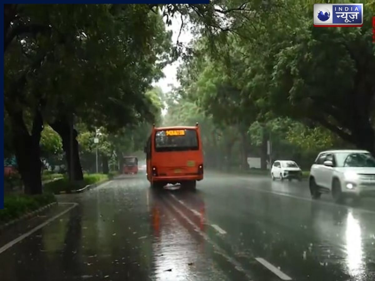 Delhi Weather: तेज हवा और बारिश के साथ शुरू हुई दिल्ली की सुबह, प्रदूषण से  मिली राहत; पहाड़ी इलाकों में बर्फबारी का अलर्ट