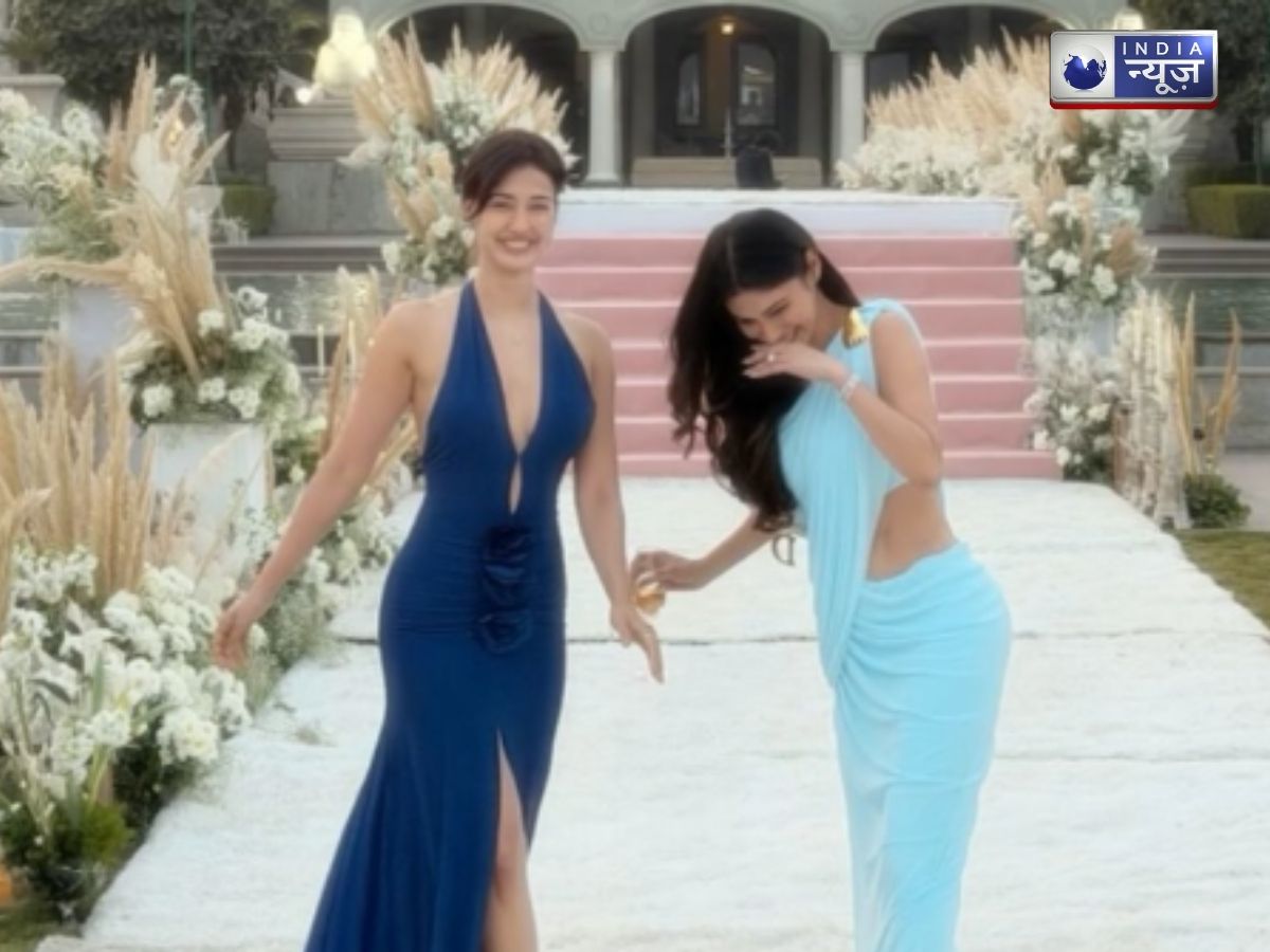 Disha Patani Mouni Roy - Photo Gallery