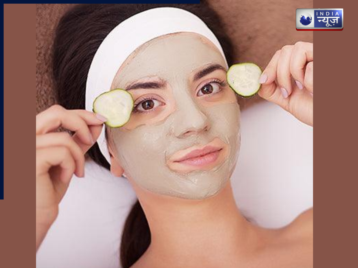 प्राकृतिक रूप से चमकदार त्वचा के लिए 5 आसान DIY फेस मास्क