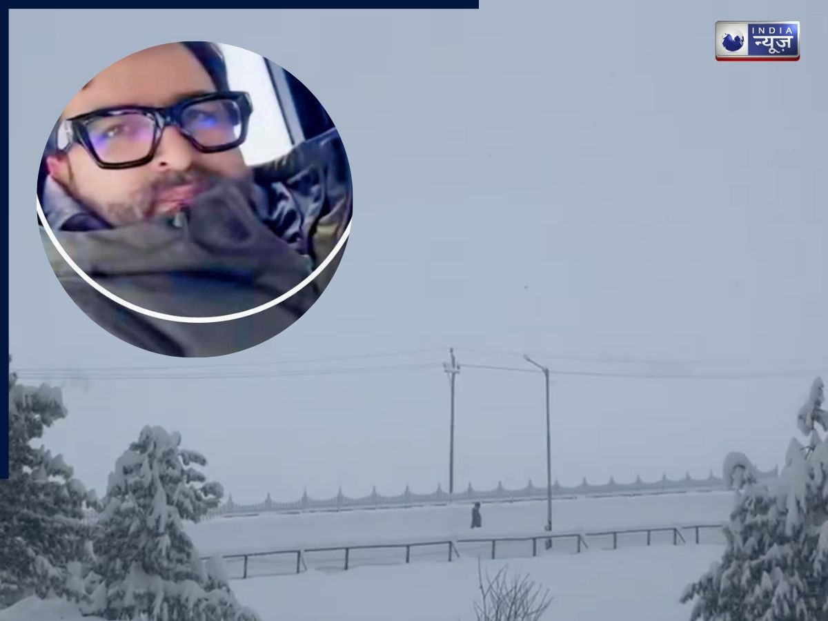 मरीजों के लिए ऐसी दीवानगी! सड़क पर कमर तक जमा था बर्फ फिर भी नहीं मानी हार, JCB से अस्पताल पहुंचे डॉक्टर