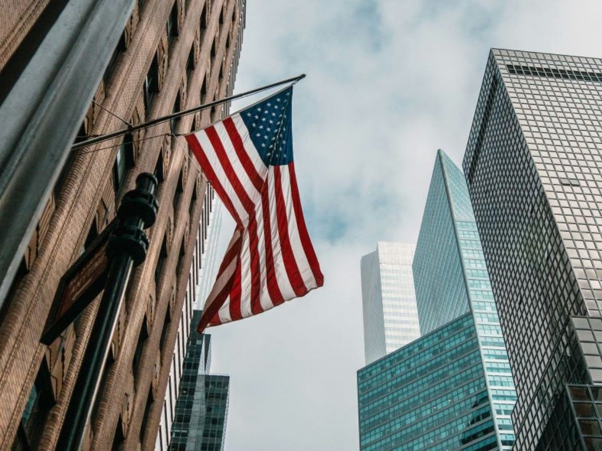 दुनिया के किस देश में सबसे तेजी से उड़ रहे हैं पुरुषों के बाल? टॉप देशों की लिस्ट में भारत की रैंक जानकर हो जाएंगे हैरान - Gallery Image