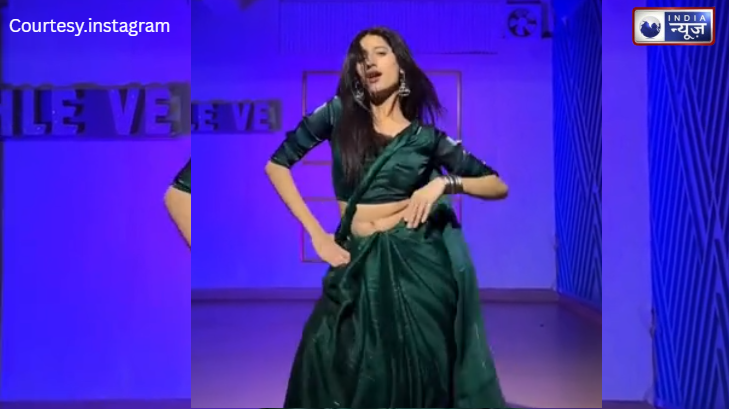 Saree में ‘Sizzling’ डांस! लड़की के कातिलाना मूव्स ने सोशल मीडिया पर लगाई आग, फैंस बोले— ये तो बिजली है