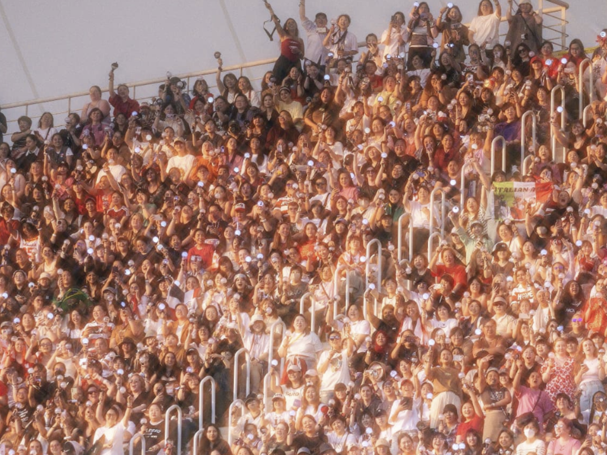 Global Tour Incoming - Photo Gallery