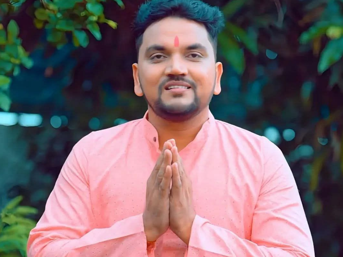 Gunjan Singh's song 'Mard Suitboot Wala' became Popular - Photo Gallery