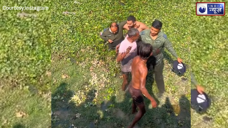 Breaking: प्रयागराज में बड़ा विमान हादसा! एयरफोर्स का ट्रेनिंग एयरक्राफ्ट क्रैश, बाल-बाल बची पायलट की जान!