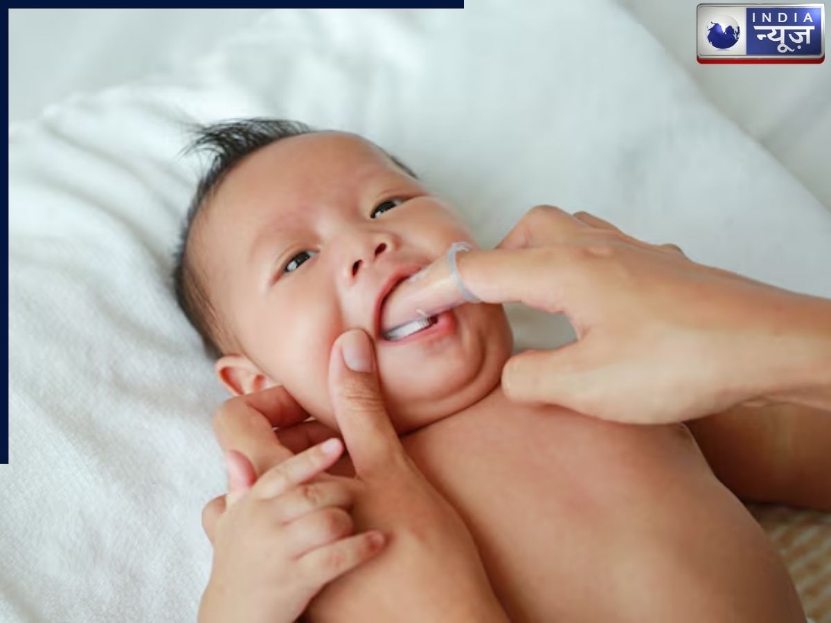Massage the gums of Baby - Photo Gallery