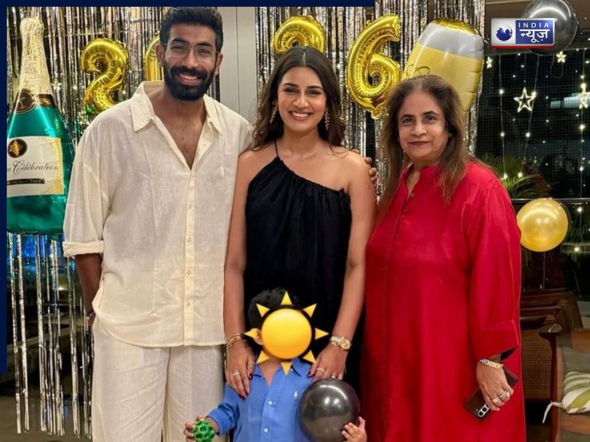 New Year 2026: विराट-बुमराह ने खास अंदाज में मनाया नए साल का जश्न, MS धोनी की थाईलैंड से आई Photos - Gallery Image