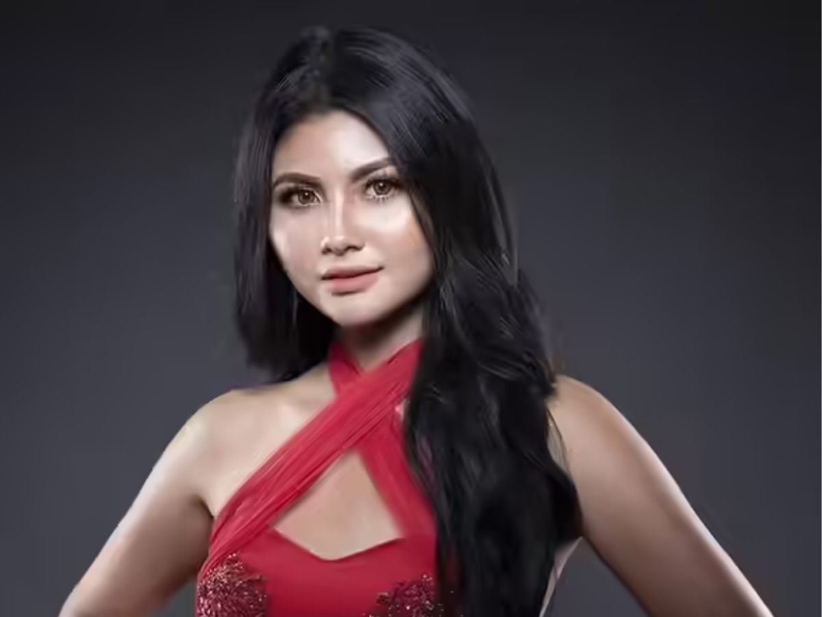 Amy Nur on Life Partner - Photo Gallery