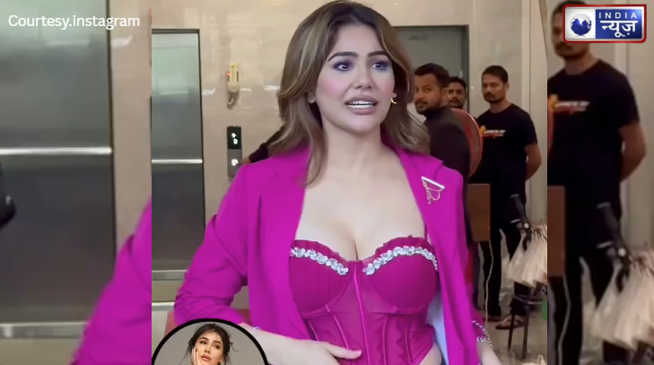 कैमरे के सामने Oops Moment का शिकार हुईं Kangana Sharma! ड्रेस ने दिया सरेआम धोखा