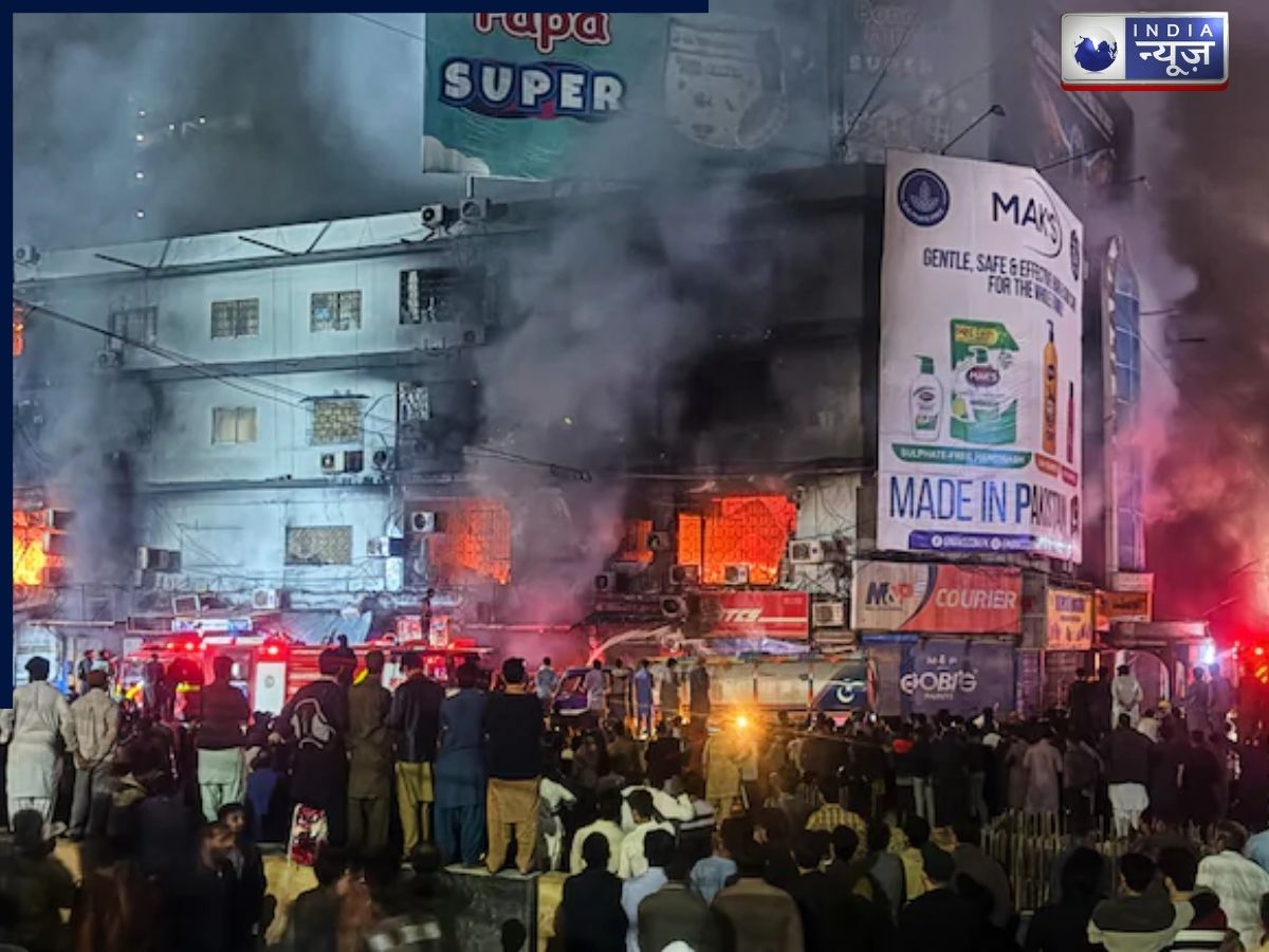 कराची मॉल अग्निकांड: एक ही दुकान से 30 शव बरामद, मौंत का आंकड़ा 60 के पार