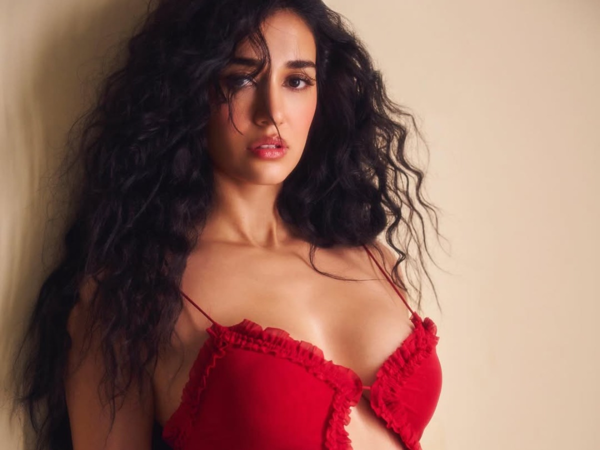 Disha Patani: Fitness Meets Fire - Photo Gallery