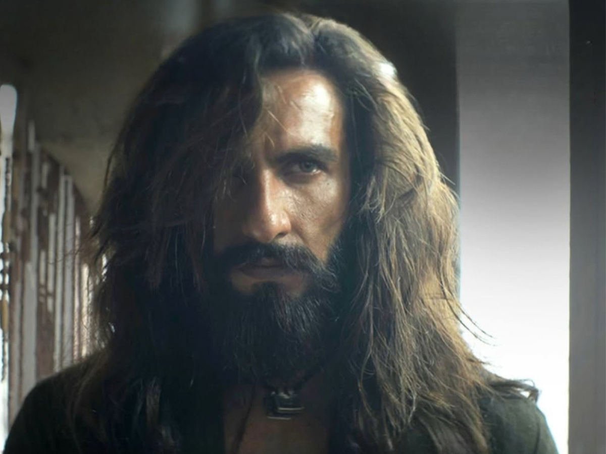 Long Hair That Signals Authority - Photo Gallery