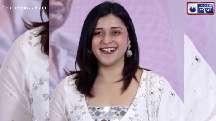 कजिन PC की ‘सस्ती कॉपी’ बनीं Mannara Chopra? ओवरएक्टिंग और हंसी का मजाक उड़ाते हुए भड़के नेटिजन्स!