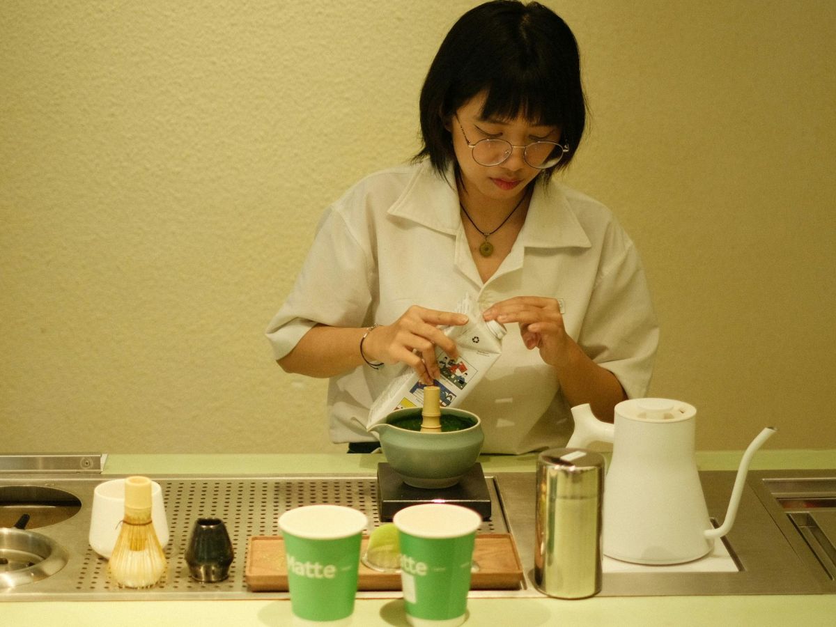 क्या सच में माचा टी नेचुरल ग्लो देता है? सच्चाई जान लेंगे तो छोड़ देंगे महंगे कॉस्मेटिक्स, जानिए इसके फायदे - Gallery Image