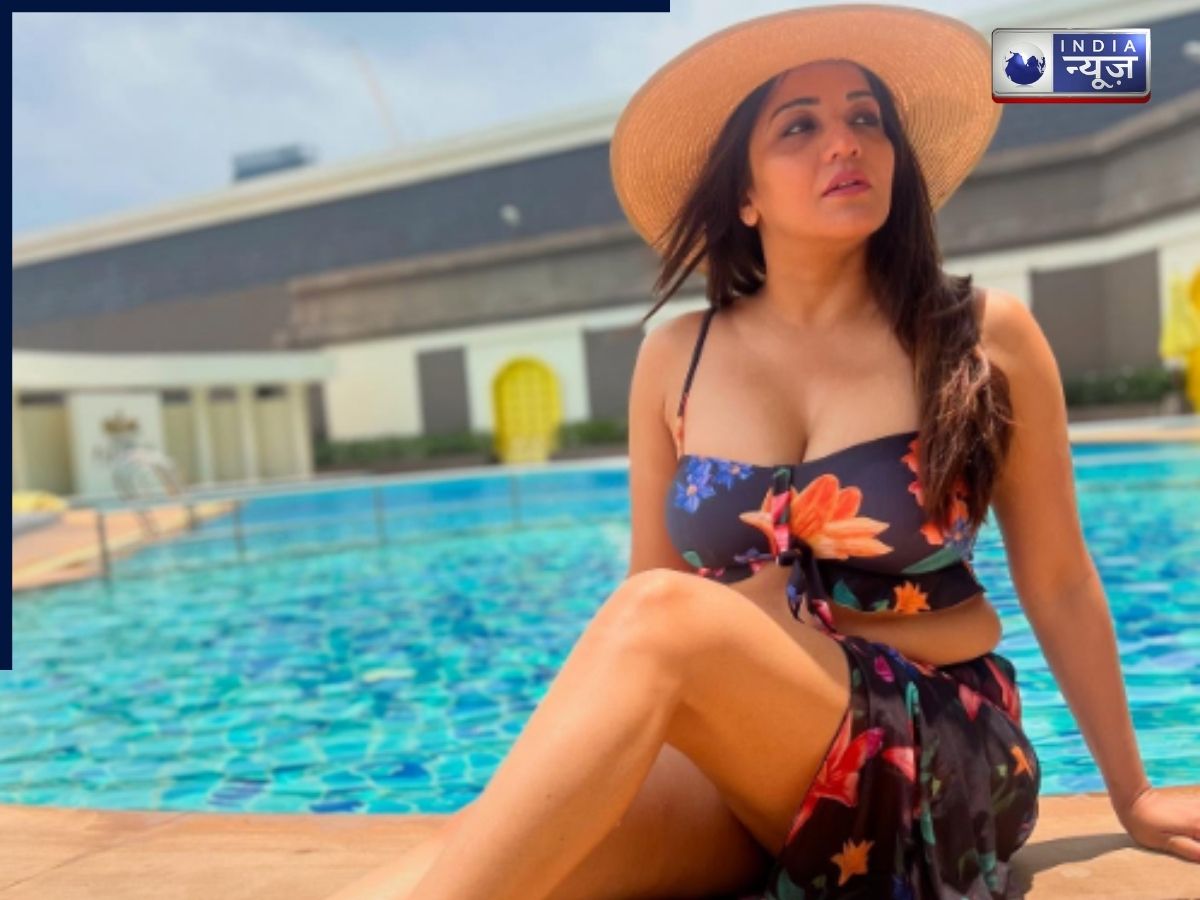 Monalisa Thigh High Slit Dress - Photo Gallery