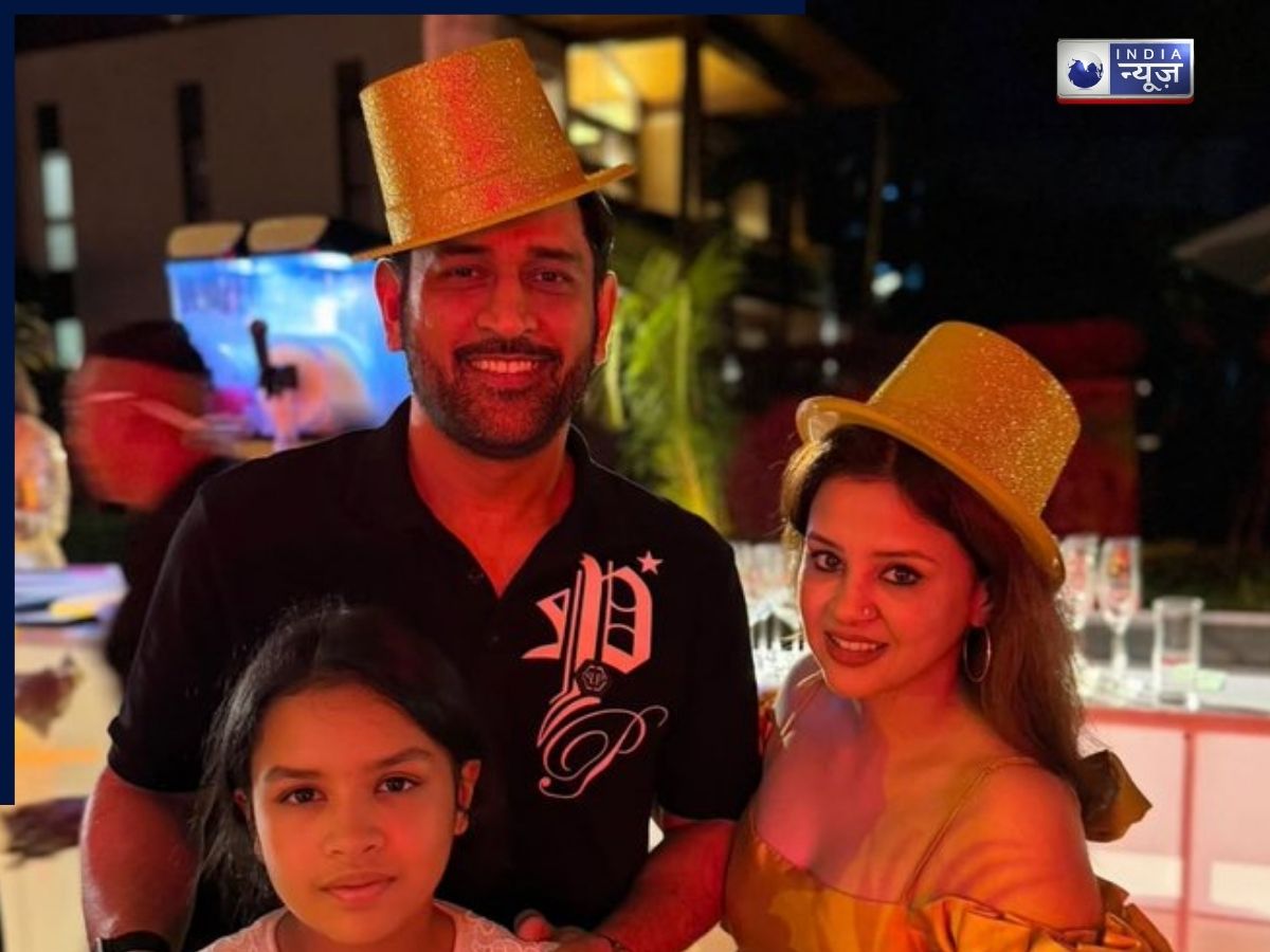 New Year 2026: विराट-बुमराह ने खास अंदाज में मनाया नए साल का जश्न, MS धोनी की थाईलैंड से आई Photos - Gallery Image