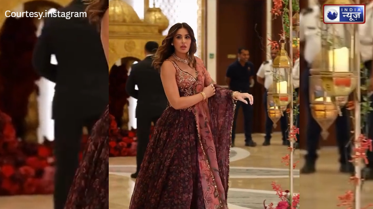 विदेशी ब्यूटी पर चढ़ा देसी रंग! Nargis Fakhri ने फ्लोरल लहंगे में ढाया ऐसा कहर, हर कोई हो गया फिदा