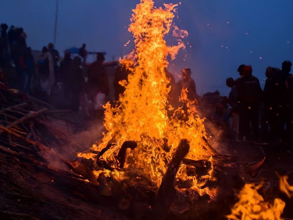 Why Small Children Should Avoid Funerals - Photo Gallery