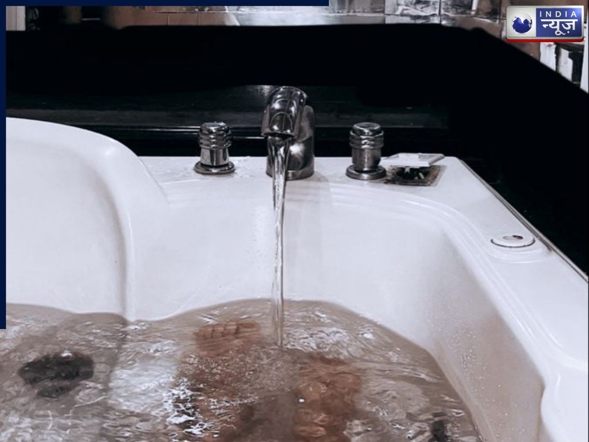 लड़के-लड़कियों दोनों के लिए असरदार! नहाते वक्त पानी में डालें ये चीज, तुरंत बनेंगे विवाह योग