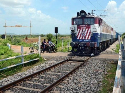 Railway Crossing - Photo Gallery